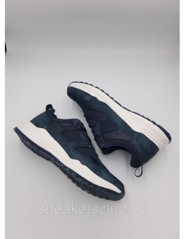 Кроссовки мужские повседневные...